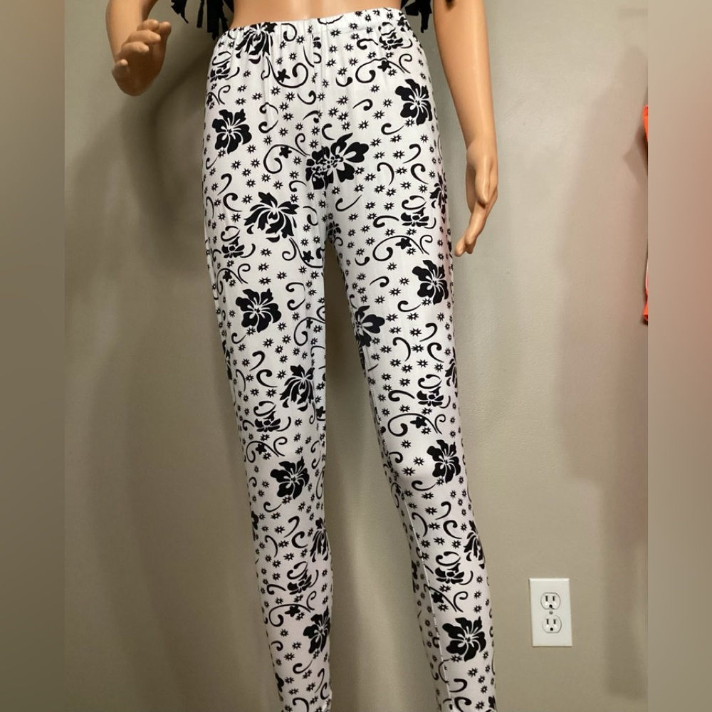 Black & White Print Leggings